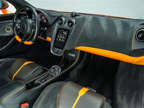 Used 2017 McLaren 570S image 35