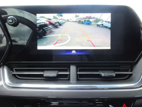 Used 2025 Chevrolet Trax ACTIV w/ Driver Confidence Package FWD image 29