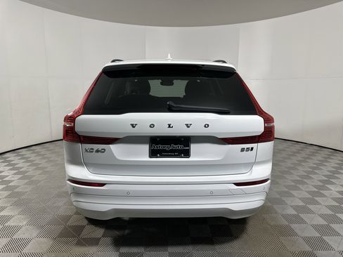 Used 2022 Volvo XC60 B5 Momentum image 6