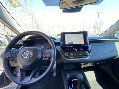 Used 2025 Toyota Corolla LE image 21