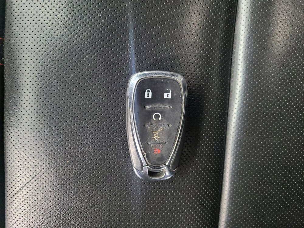 Used 2022 Chevrolet Traverse RS FWD image 32