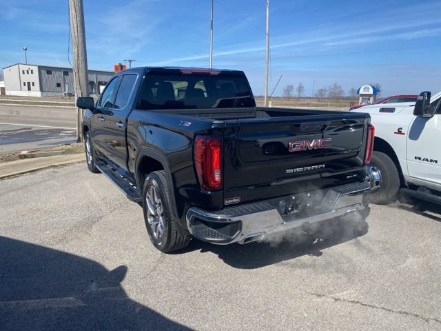 Used 2022 GMC Sierra 1500 SLT w/ SLT Premium Package AWD/4WD image 4