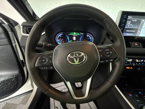 Used 2021 Toyota RAV4 XSE AWD/4WD image 4