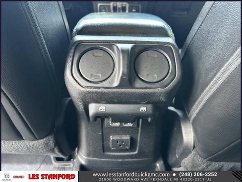 Used 2019 Jeep Wrangler Unlimited Sahara AWD/4WD image 15