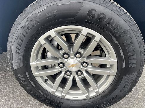 Used 2024 Chevrolet Colorado LT w/ LT Convenience Package III image 25