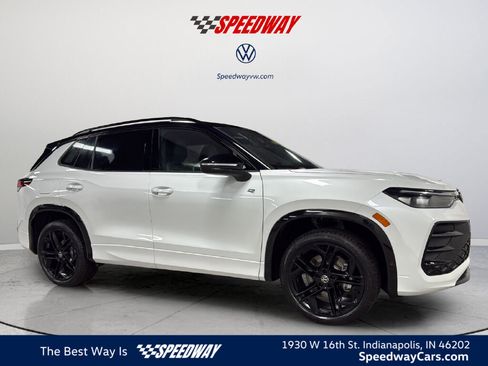 New 2026 Volkswagen Tiguan SE R-Line image 1