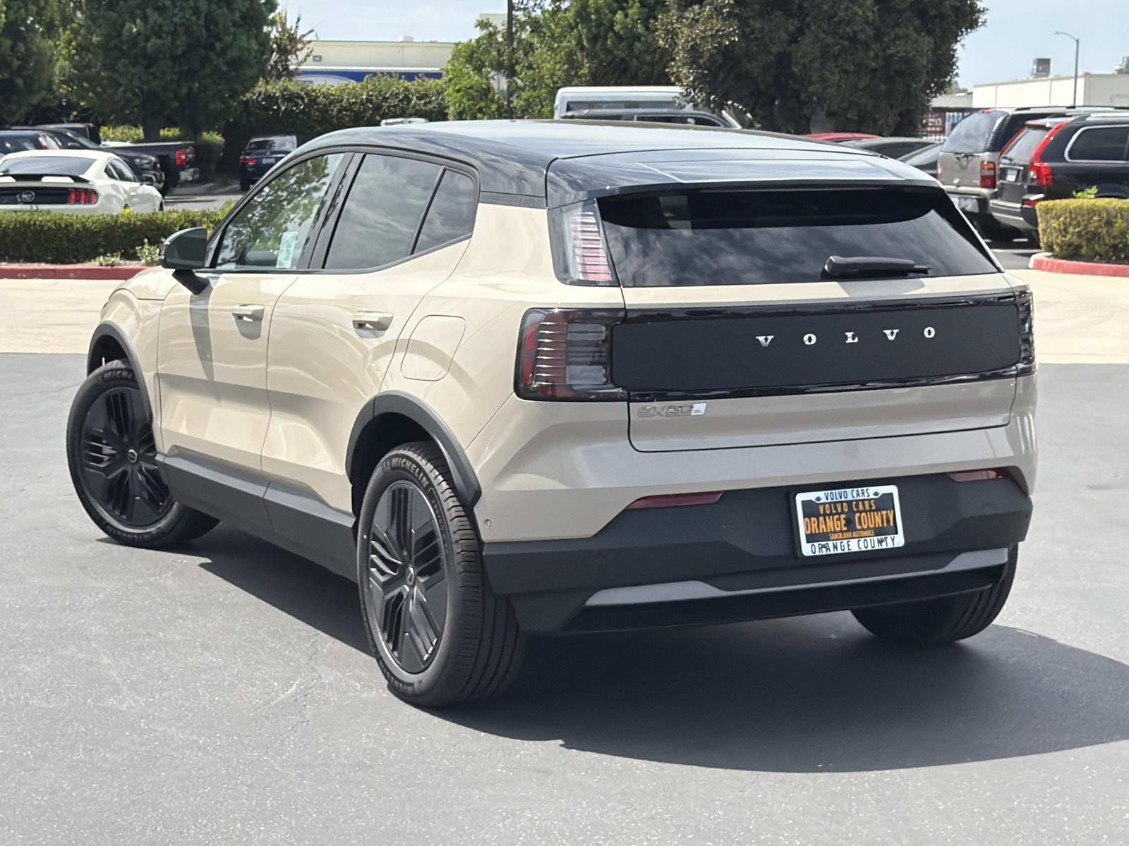 New 2026 Volvo EX30 Cross Country Ultra w/ Protection Package Premier AWD/4WD image 5