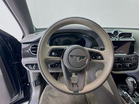 Certified 2023 Bentley Bentayga image 12