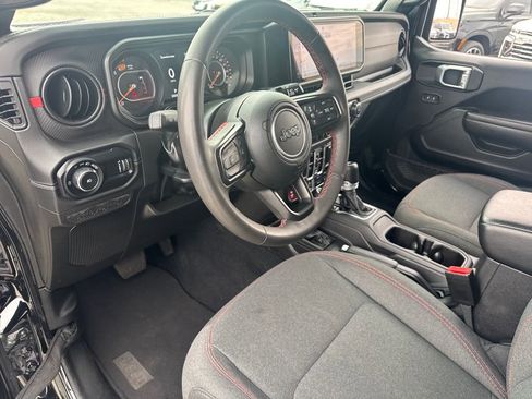 Used 2024 Jeep Wrangler Unlimited Rubicon image 18