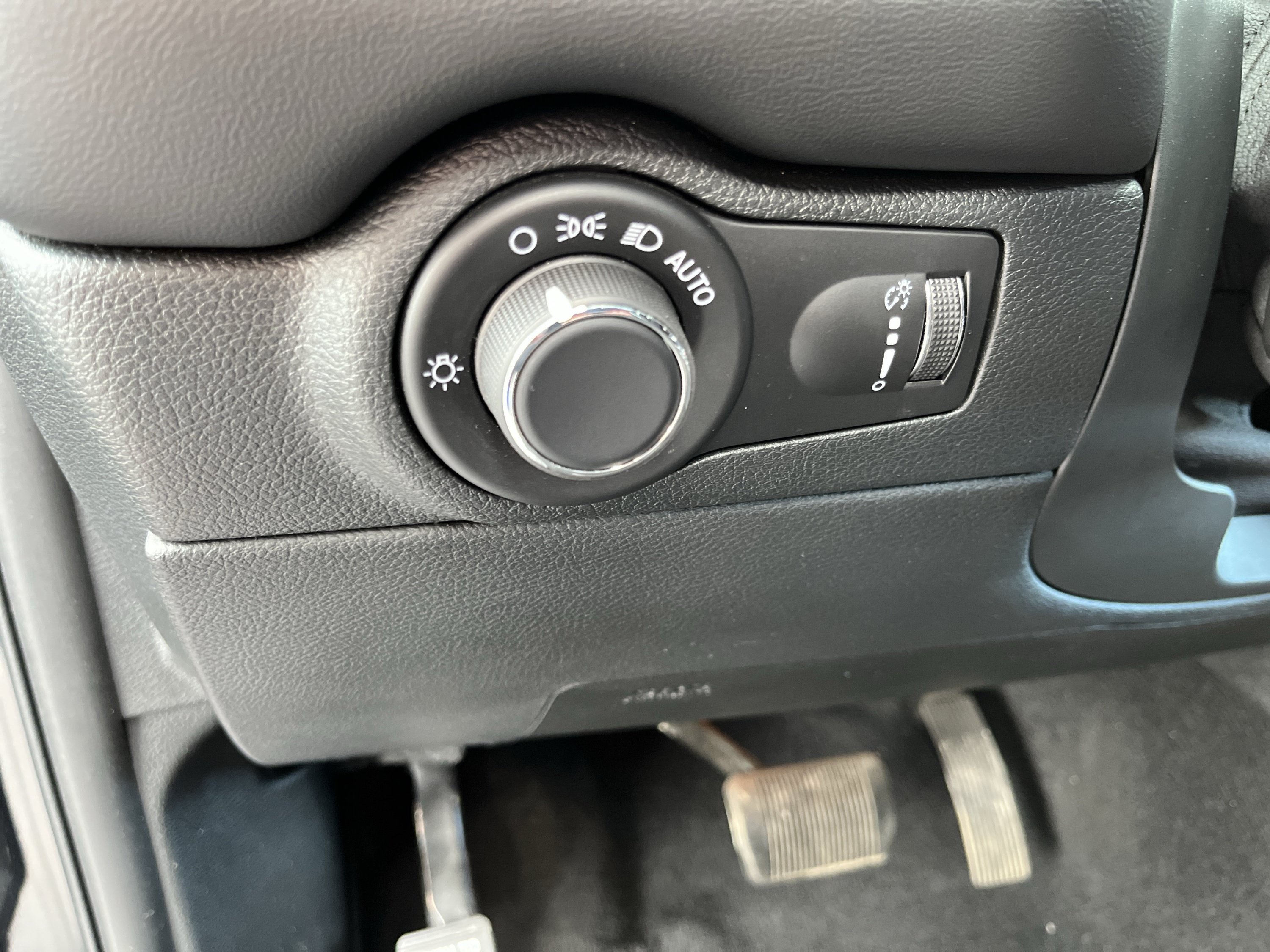Used 2025 Dodge Durango GT AWD/4WD image 19
