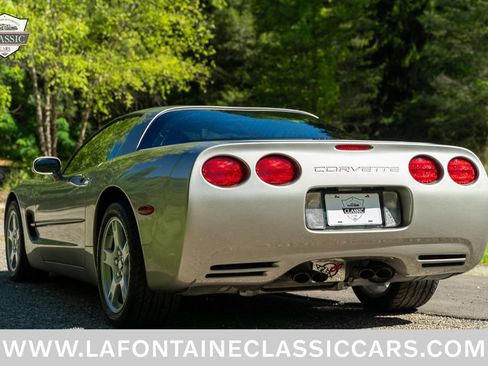 Used 1999 Chevrolet Corvette Coupe RWD image 72