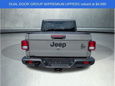 Used 2022 Jeep Gladiator Sport AWD/4WD image 6