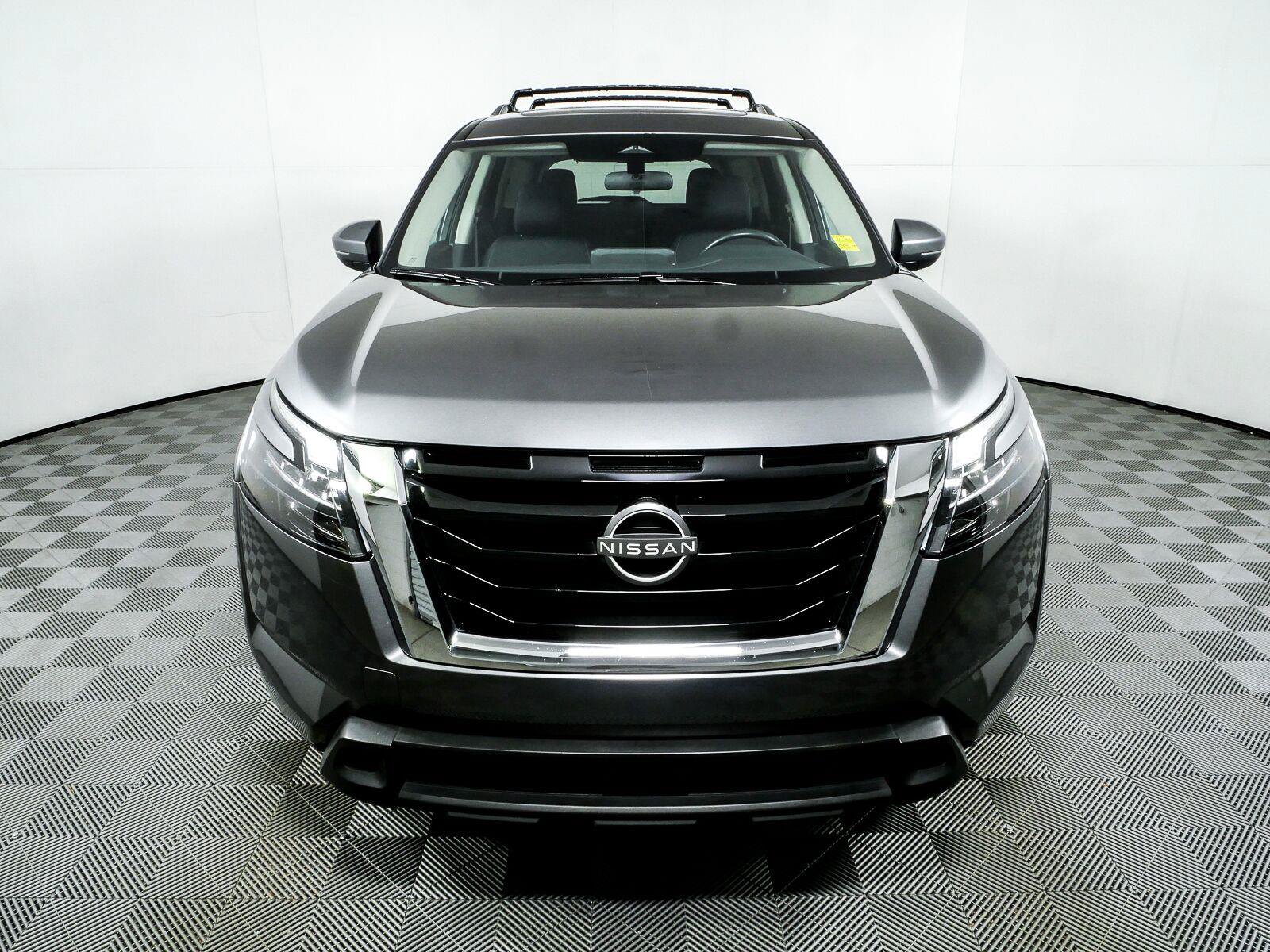 Used 2023 Nissan Pathfinder SV w/ SV Premium Package FWD image 26