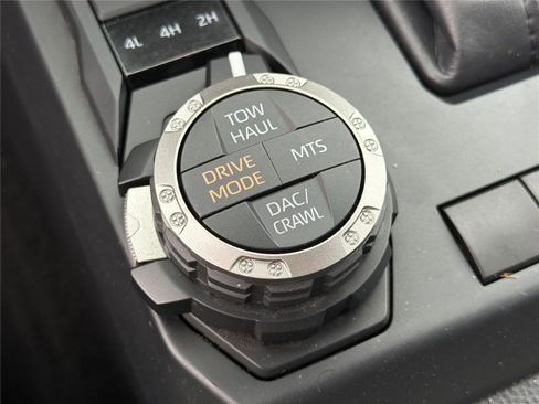 Used 2025 Toyota Tacoma TRD Off-Road AWD/4WD image 30