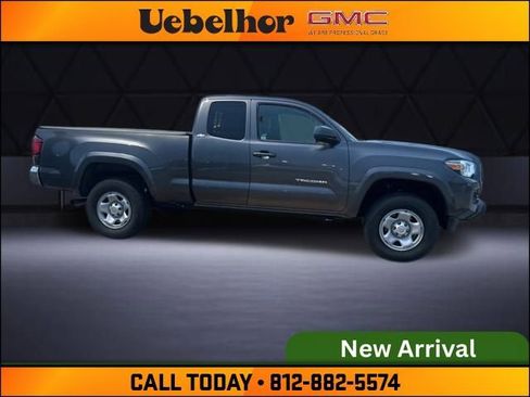 Used 2020 Toyota Tacoma SR5 image 3