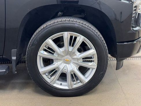 Used 2024 Chevrolet Silverado 1500 High Country w/ High Country Premium Package image 4