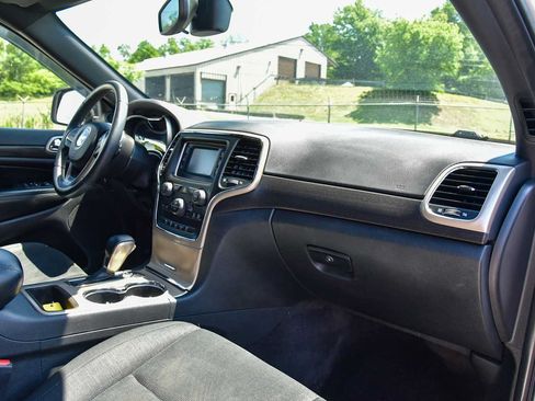 Certified 2017 Jeep Grand Cherokee Laredo w/ Quick Order Package 23E AWD/4WD image 10
