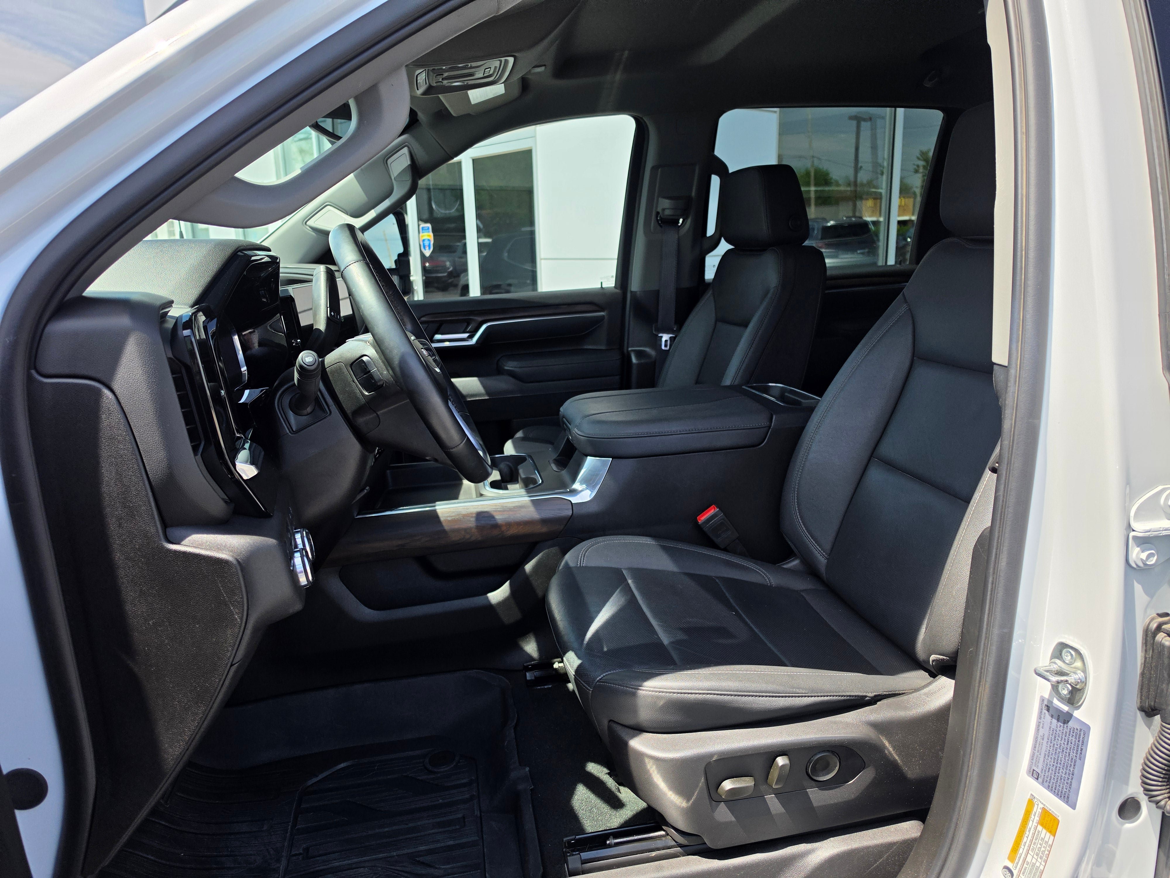 Used 2025 GMC Sierra 2500 SLT w/ SLT Premium Package AWD/4WD image 11