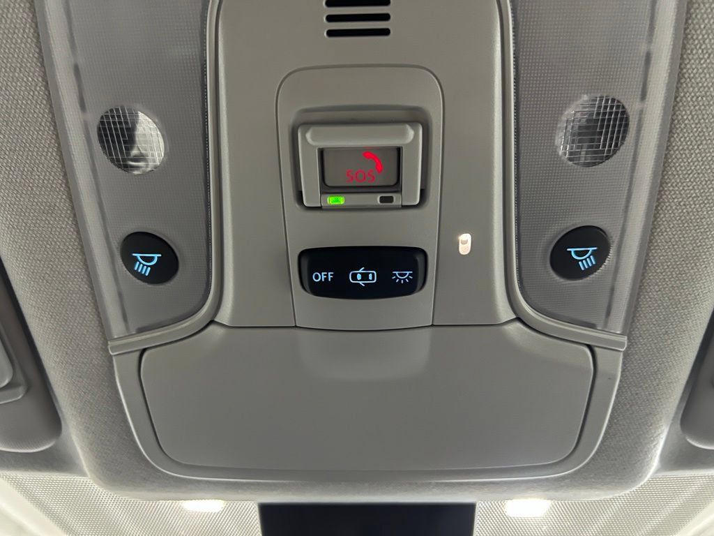 Certified 2022 Toyota Prius LE FWD image 26