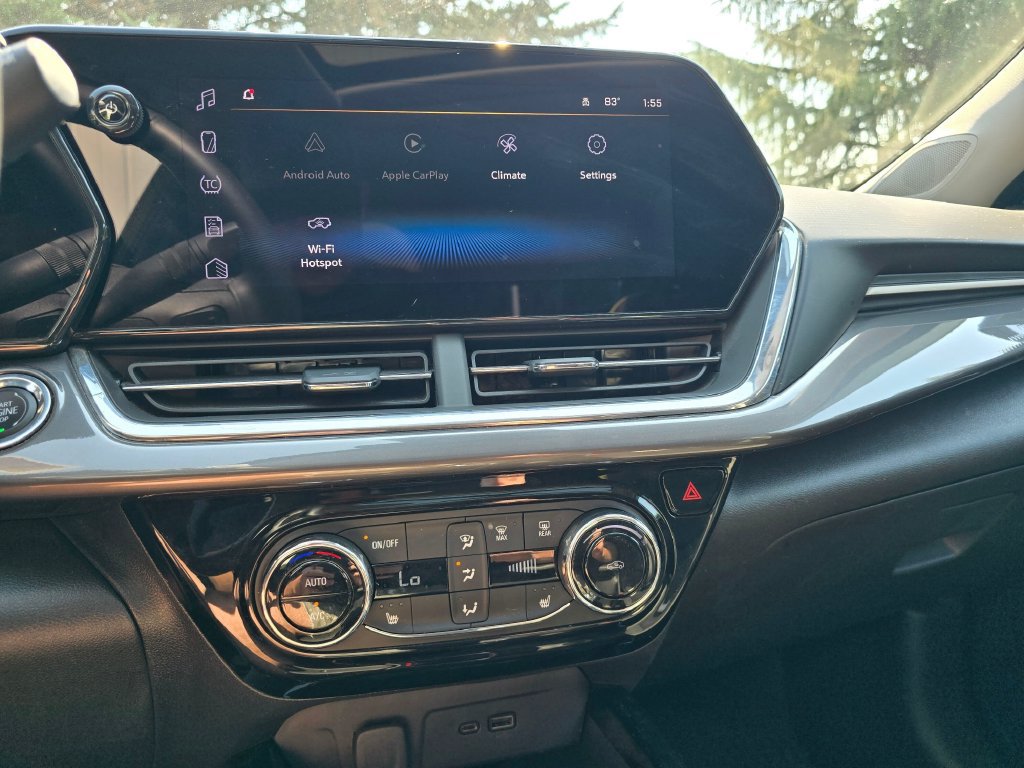 Used 2025 Chevrolet Trax ACTIV w/ Sunroof Package FWD image 18