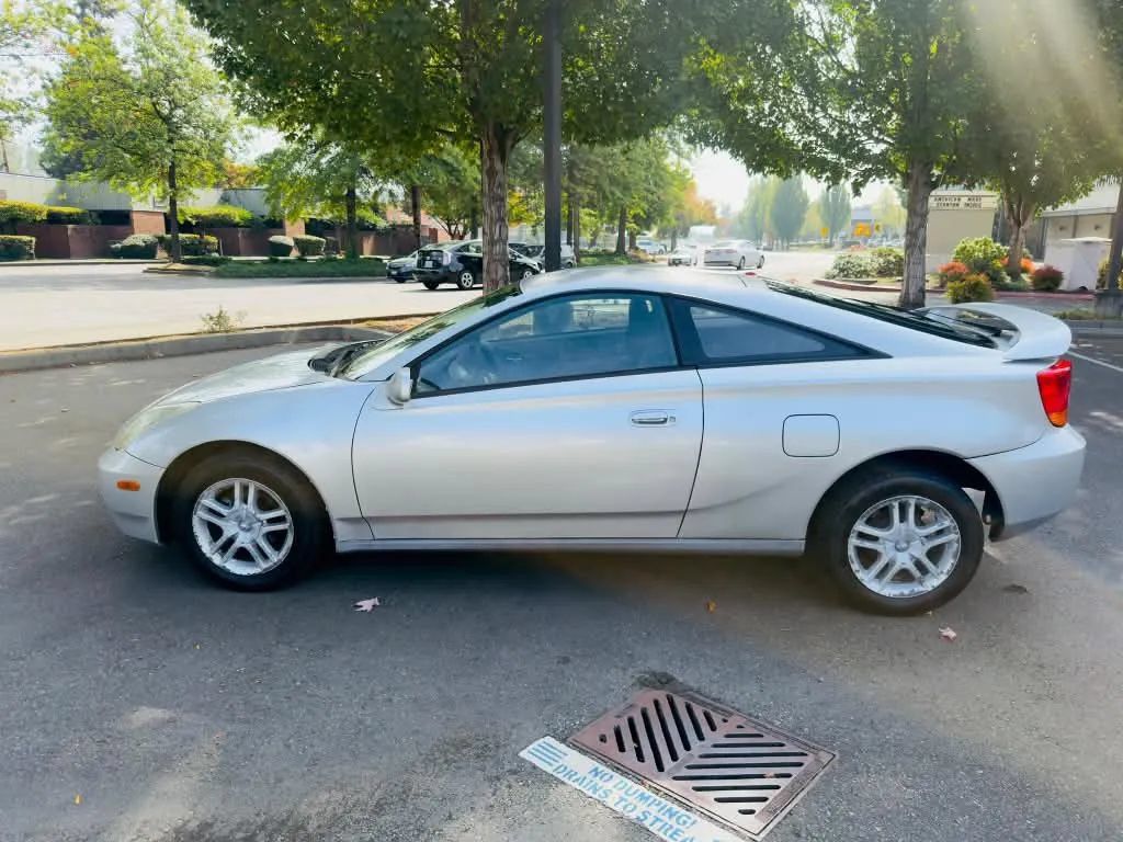 Used 2000 Toyota Celica GT FWD image 2