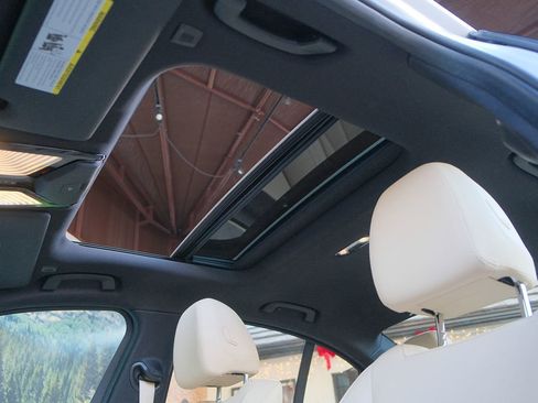 Used 2019 BMW 330i Sedan w/ Driving Assistance Package image 30