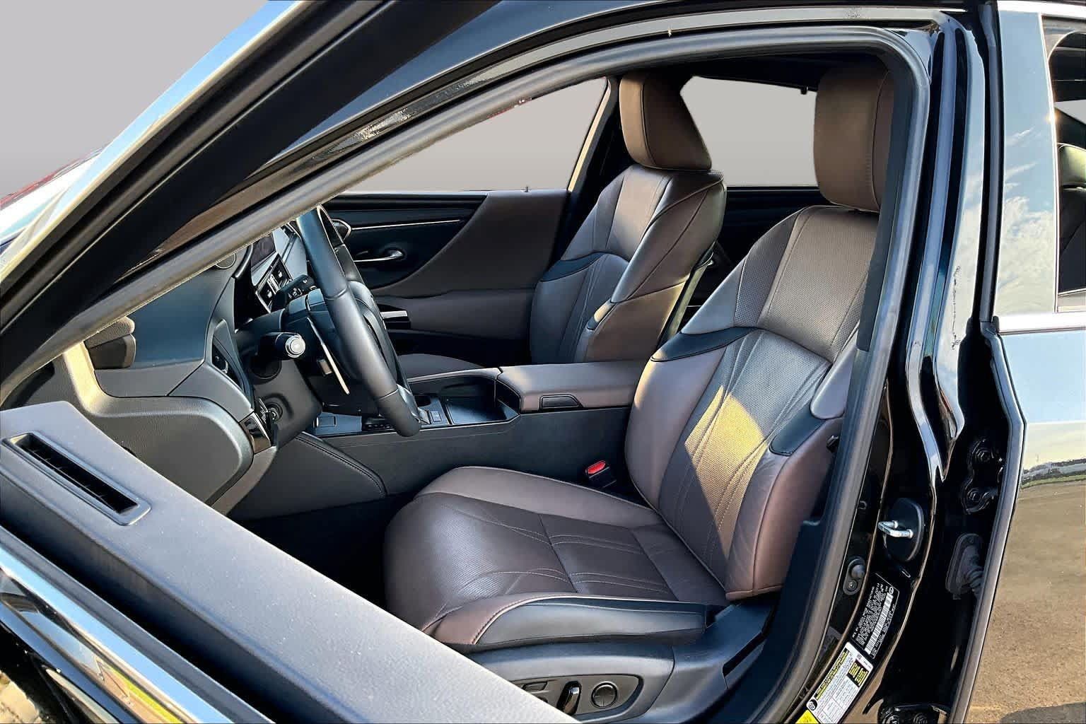 Used 2024 Lexus ES 350 Ultra Luxury w/ Accessory Package (Z2) FWD image 7