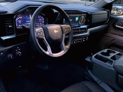 Used 2024 Chevrolet Silverado 1500 LT w/ Convenience Package II image 17