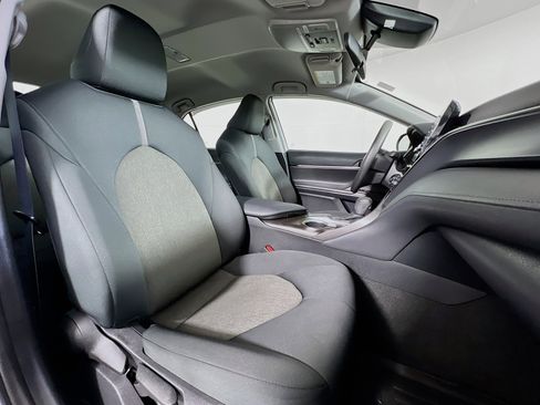 Certified 2022 Toyota Camry LE image 23