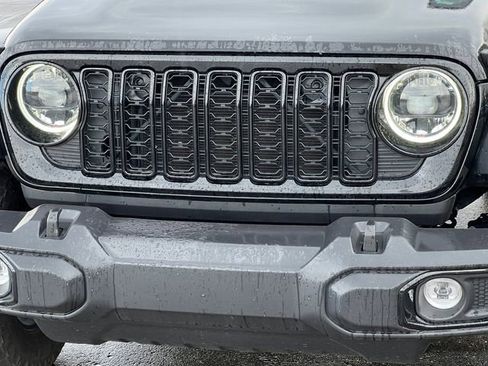 Used 2024 Jeep Wrangler Willys image 34