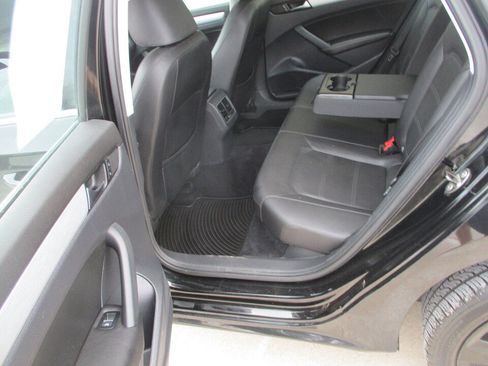 Used 2013 Volkswagen Passat 2.5 SE FWD image 8