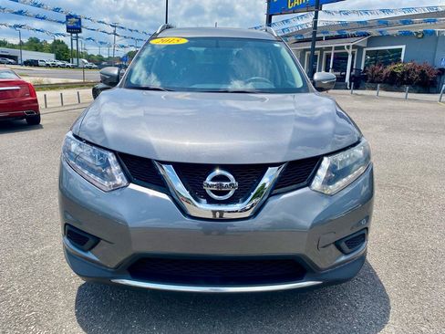 Used 2015 Nissan Rogue SV FWD image 2