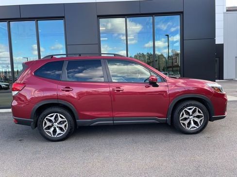 Used 2019 Subaru Forester Premium image 5