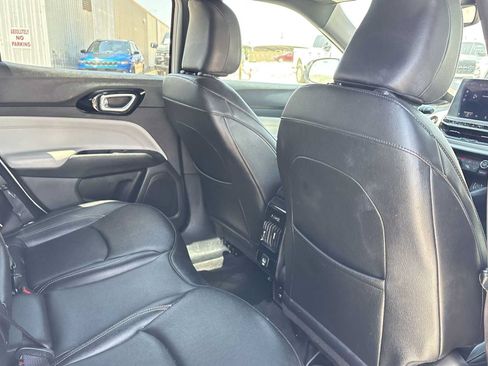 Used 2025 Jeep Compass Limited AWD/4WD image 17