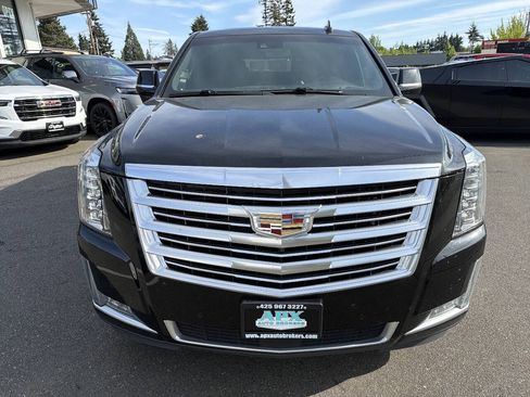 Used 2018 Cadillac Escalade Platinum AWD/4WD image 11