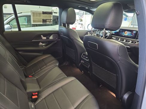 Used 2020 Mercedes-Benz GLS 450 4MATIC image 11