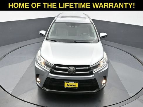 Used 2017 Toyota Highlander SE AWD/4WD image 50