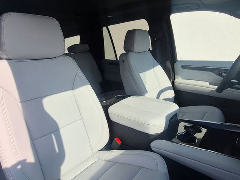 New 2026 Chevrolet Tahoe Premier w/ Sun And Tow Package AWD/4WD image 4