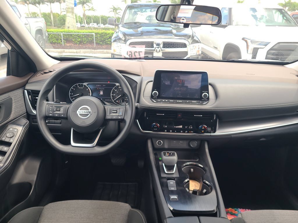 Certified 2021 Nissan Rogue SV FWD image 16