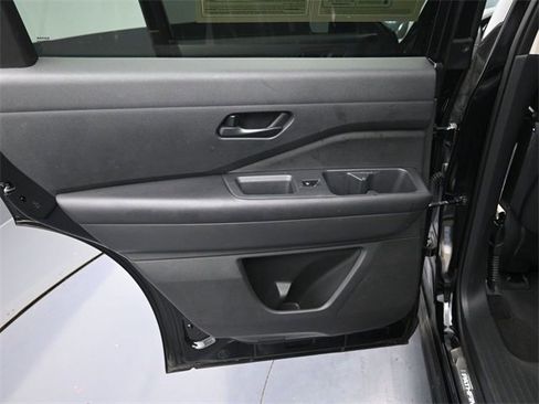 Used 2024 Nissan Pathfinder SV w/ Lighting Package (N92) image 27