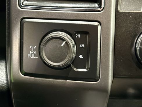 Used 2019 Ford F150 XLT w/ Equipment Group 302A Luxury AWD/4WD image 26