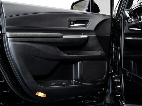 Used 2025 Toyota Sienna XLE Woodland Edition image 20