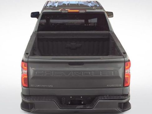 Used 2022 Chevrolet Silverado 1500 Custom image 6