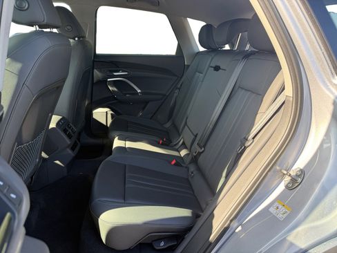 New 2025 Audi Q5 Premium image 16