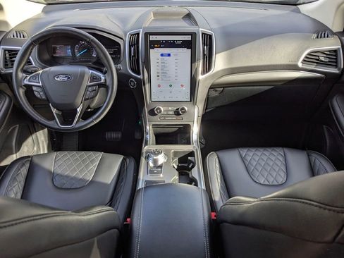 Used 2024 Ford Edge Titanium image 23