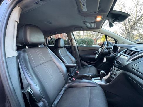 Used 2016 Chevrolet Trax LT w/ LT Convenience Package image 38