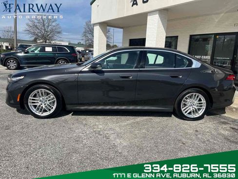 Used 2024 BMW 530i w/ Premium Package RWD image 9