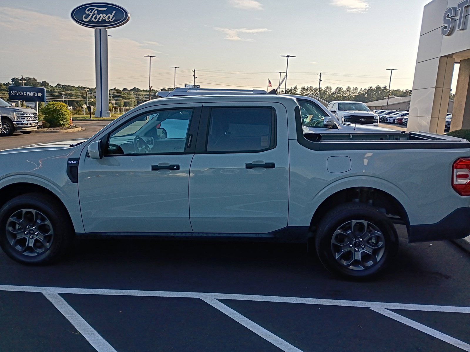 Used 2023 Ford Maverick XLT w/ XLT Luxury Package FWD image 7