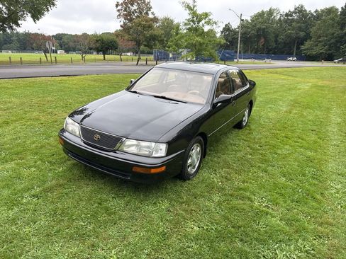 Used 1995 Toyota Avalon XLS FWD image 6