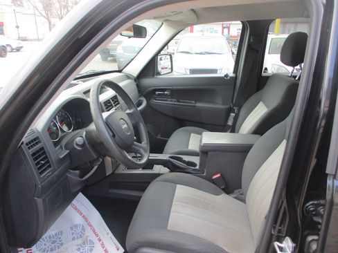 Used 2010 Jeep Liberty Sport w/ Popular Equipment Group image 10